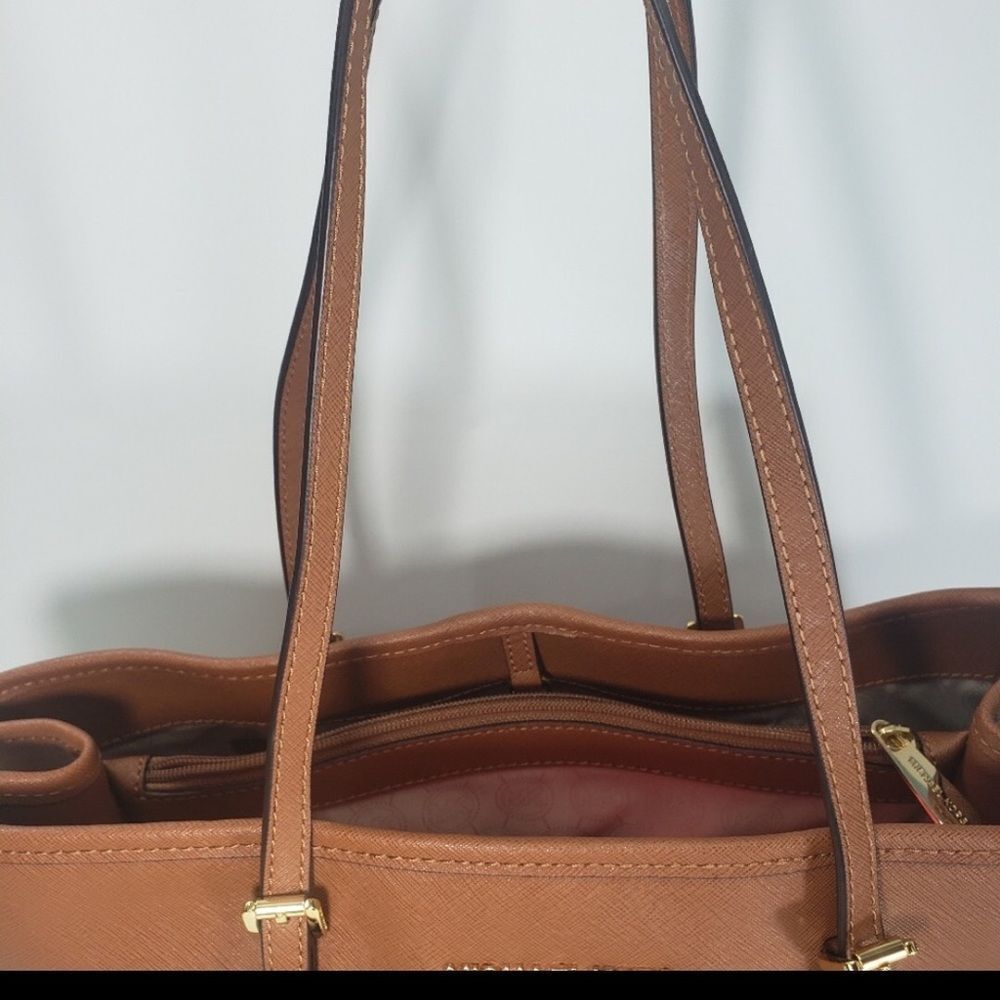 Michael Kors Jet Set travel tote bag - Picture 4 of 15